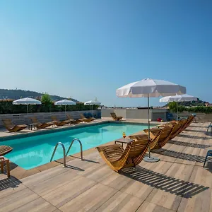 Отель Novotel Centre Vieux